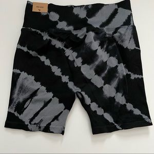 PINK Active Ultimate Bike Short Grey Tie Dye Shorts Size L/G